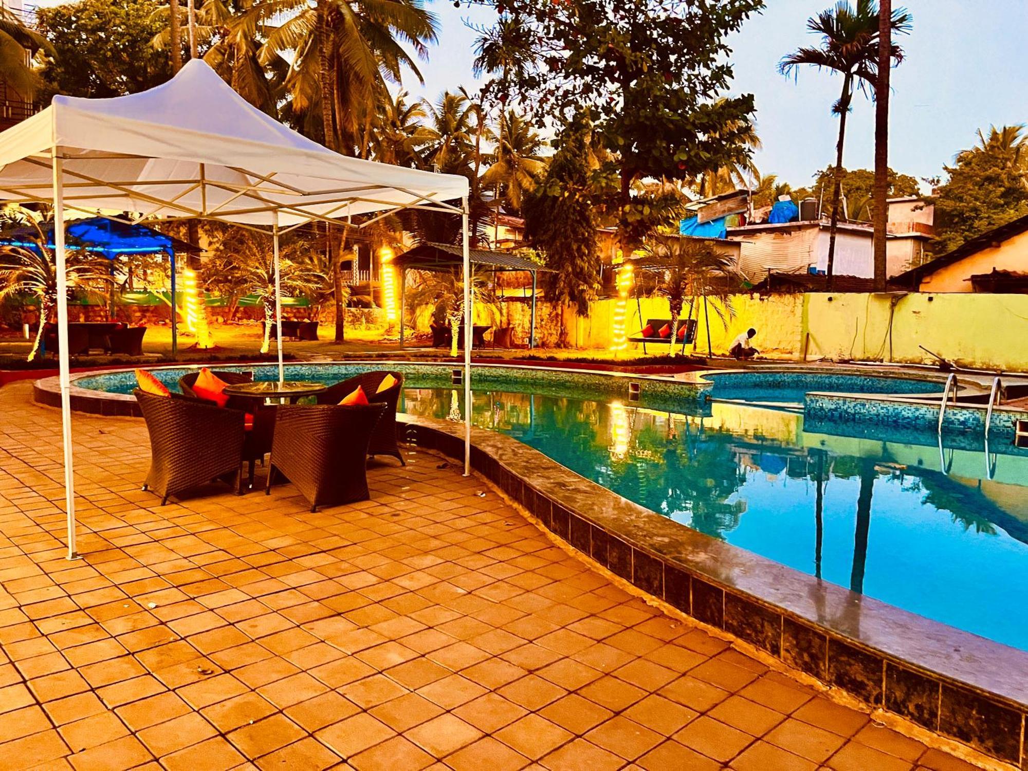 Summer Beach Resort, Goa - #Near Baga Beach #Swimming Pool #Garden #Bar #Lift #Premium Rooms #Property Of The Year #70565-84665 Calangute Exterior photo