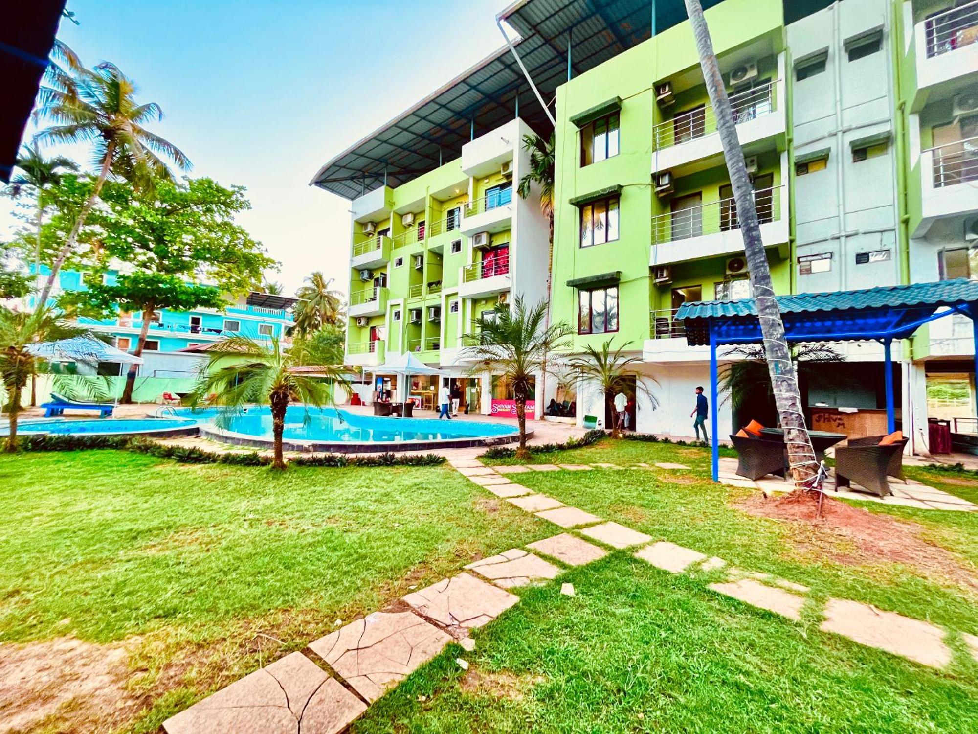 Summer Beach Resort, Goa - #Near Baga Beach #Swimming Pool #Garden #Bar #Lift #Premium Rooms #Property Of The Year #70565-84665 Calangute Exterior photo
