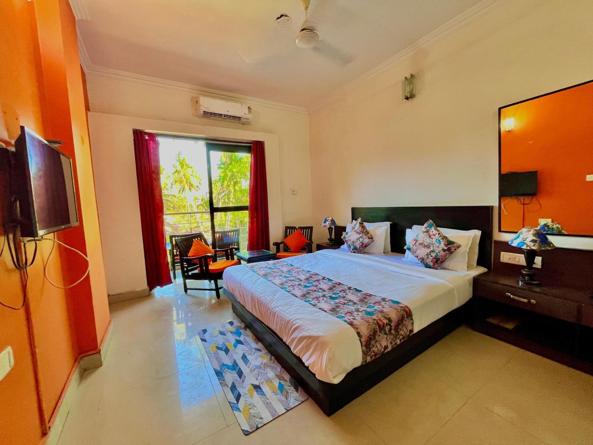 Summer Beach Resort, Goa - #Near Baga Beach #Swimming Pool #Garden #Bar #Lift #Premium Rooms #Property Of The Year #70565-84665 Calangute Exterior photo