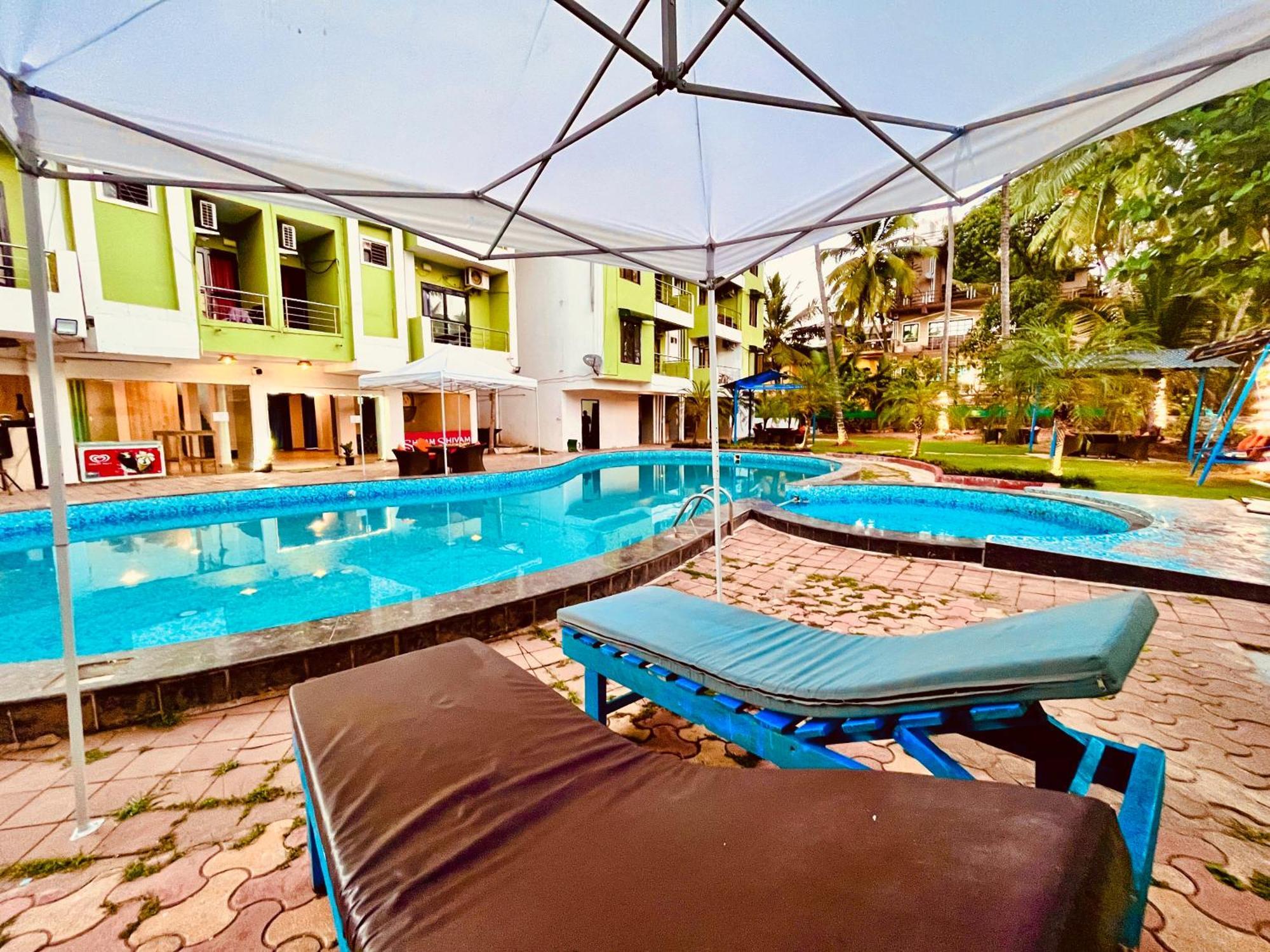 Summer Beach Resort, Goa - #Near Baga Beach #Swimming Pool #Garden #Bar #Lift #Premium Rooms #Property Of The Year #70565-84665 Calangute Exterior photo