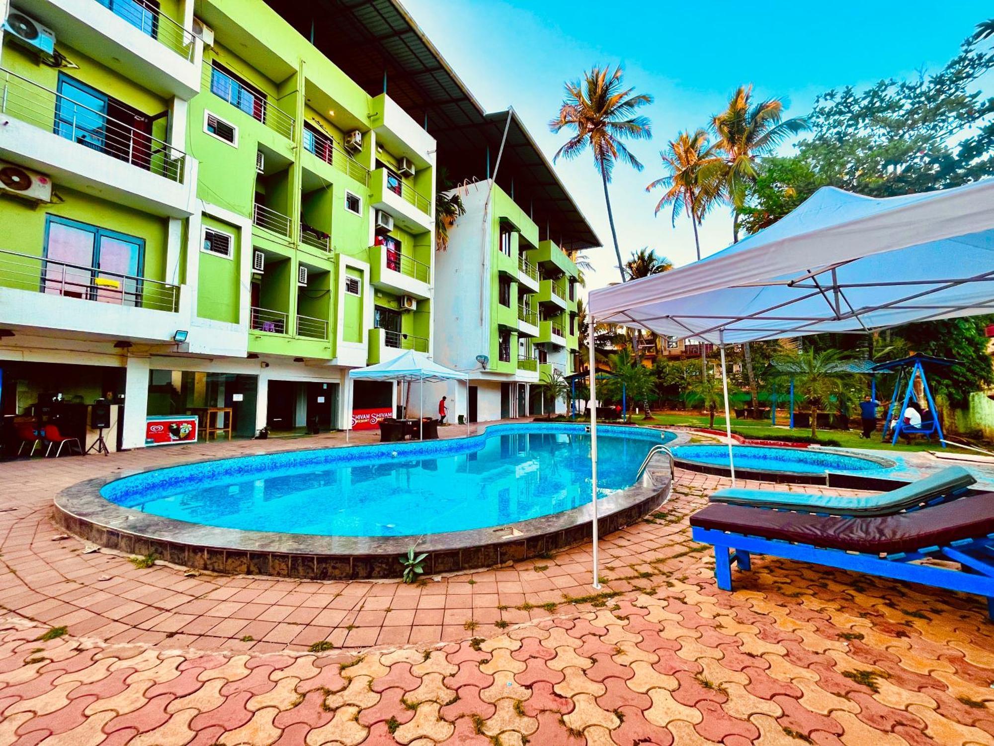 Summer Beach Resort, Goa - #Near Baga Beach #Swimming Pool #Garden #Bar #Lift #Premium Rooms #Property Of The Year #70565-84665 Calangute Exterior photo