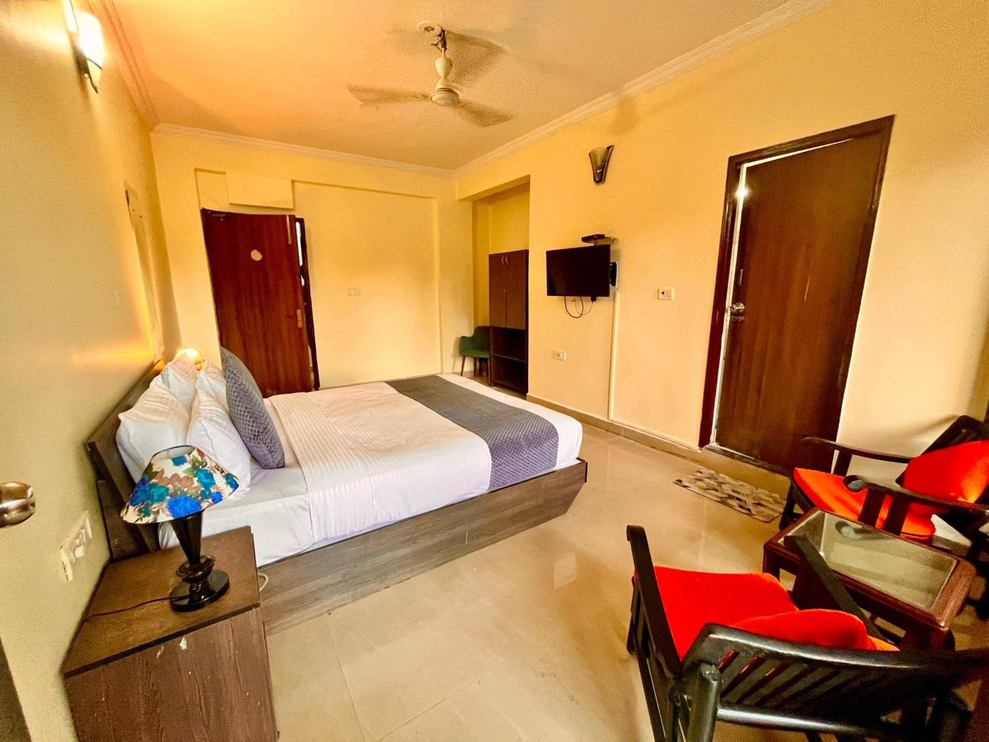 Summer Beach Resort, Goa - #Near Baga Beach #Swimming Pool #Garden #Bar #Lift #Premium Rooms #Property Of The Year #70565-84665 Calangute Exterior photo